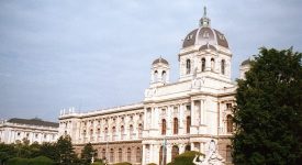 1. Muzeul De Arta