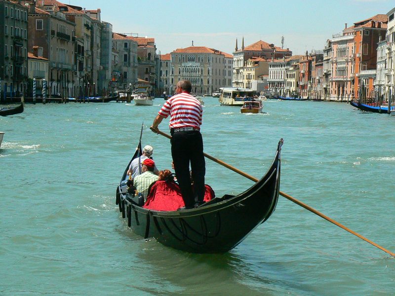 13. gondolier Venetia