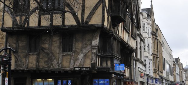 2. Casa Inclinata Oxford