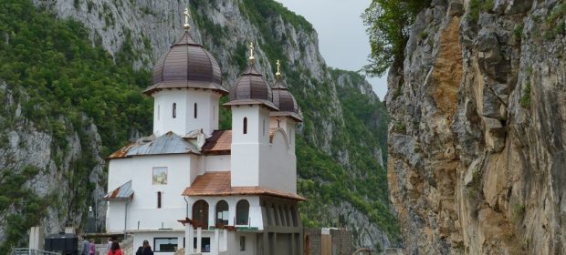 1. Biserica Din Cazanele Dunarii Copy