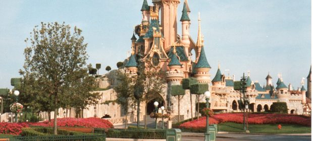 1. EuroDisneyLand Palatul Frumoasei Din Padure Adormita