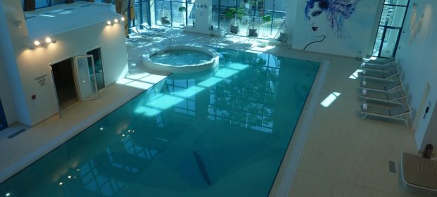 11. Piscina Double Tree Oradea Copy