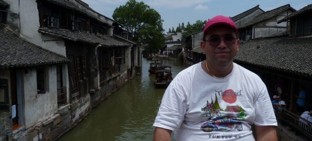 13. Pe Un Pod Peste Un Canal In Wuzhen Copy