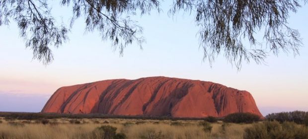 37 Uluru Stanca Sacra Uluru La Apus
