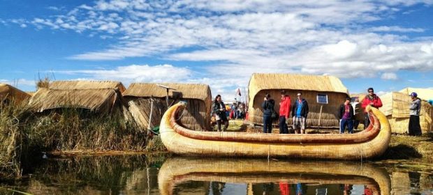 10. Barca De Trestie Uros Pe Lacul Titicaca