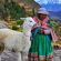 16. Localnica Cu Lama La Colca Canyon