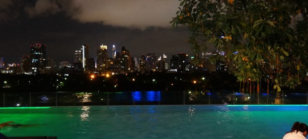 27. Piscina Sofitel