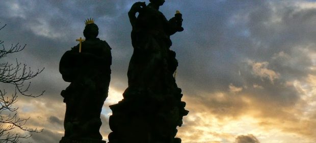 08. Statui De Pe Pod Din Praga