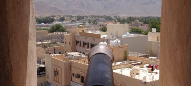 17. Un Tun Peste Nizwa