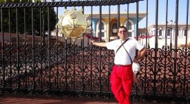 31. La Portile Palatului Sultanului