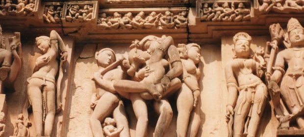 28. Statui Erotice Khajuraho