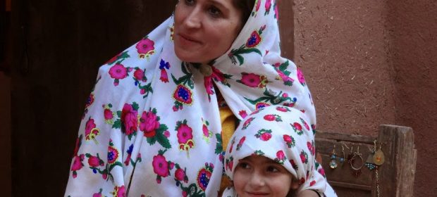 19. Mama Si Fiica In Iran