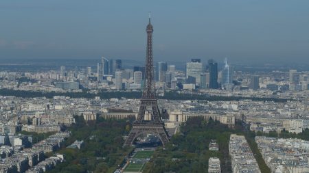 02. Turnul Eiffel