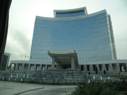13. Cladire Hotel Sofitel Ashgabat