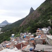 10. Favela Si Isus