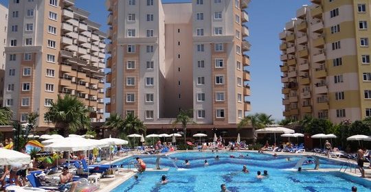 14. Piscina Ramada Lara