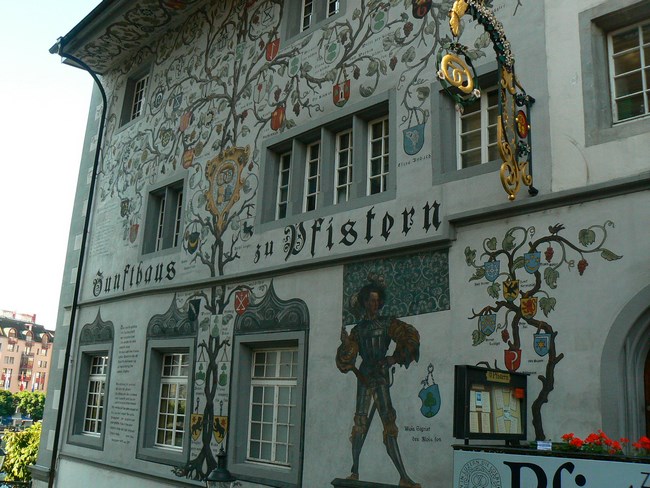 06. Casa pictata in Lucerna