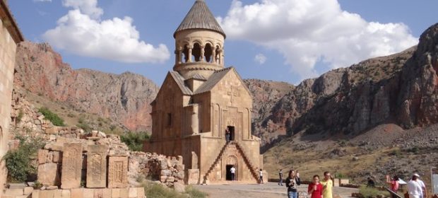 28. Noravank