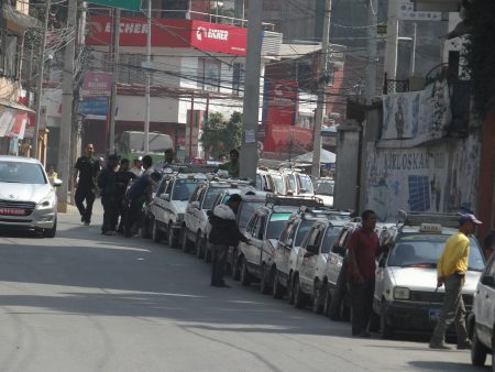 24. Coada la benzina