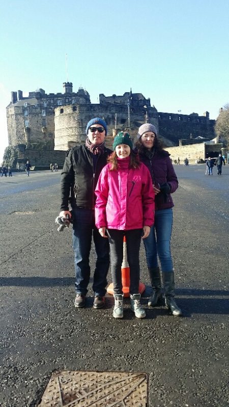 02, In fata castelului Edinburgh