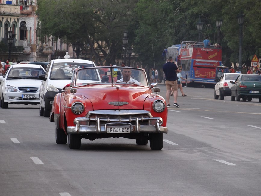 11. Masina veche in Cuba