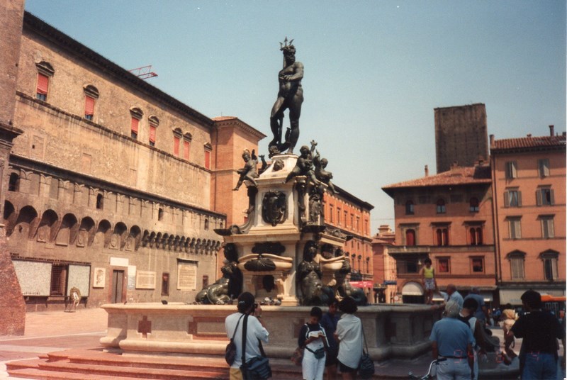01. Bologna
