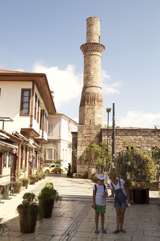 37-antalya-minaretul-rupt