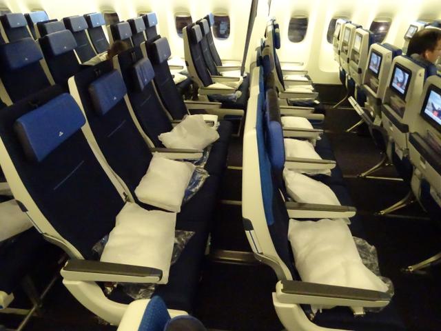 03-premium-economy-klm