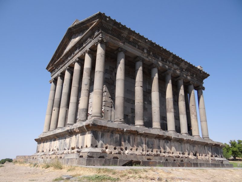 12. Garni