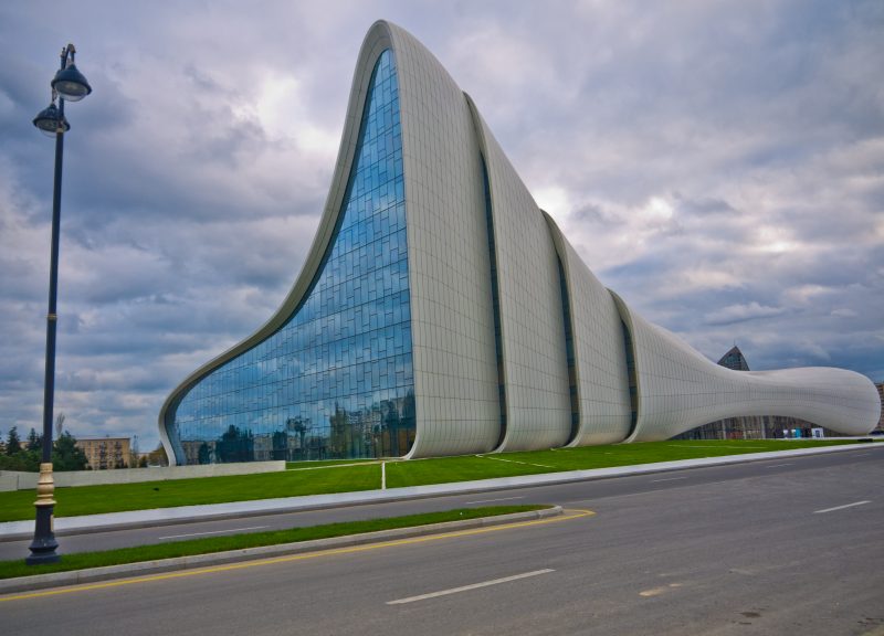 15. Centrul Heydar Aliyev