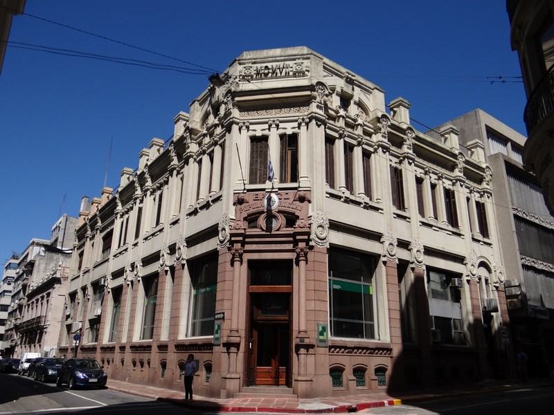 13. Strazile din Montevideo