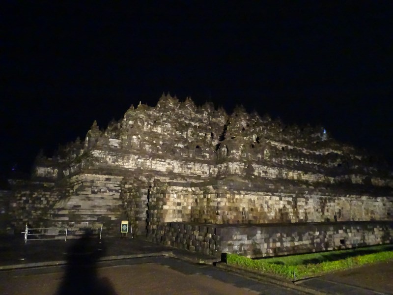 01. Borobudur noaptea