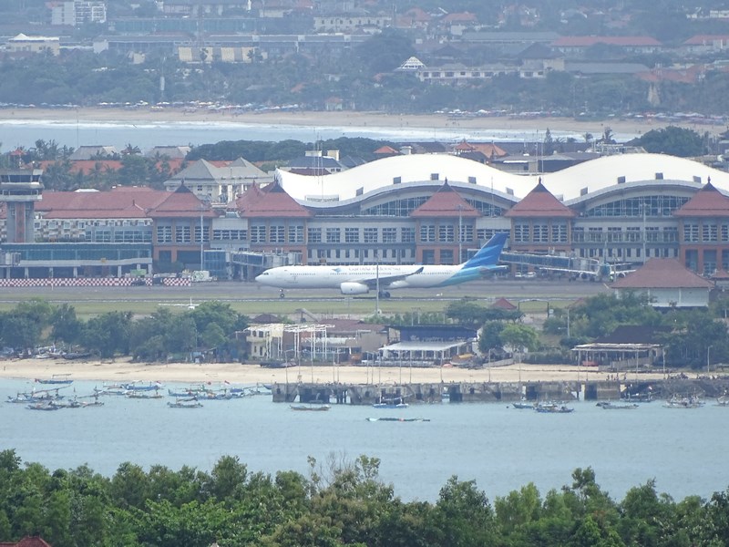 33. Aeroport Bali