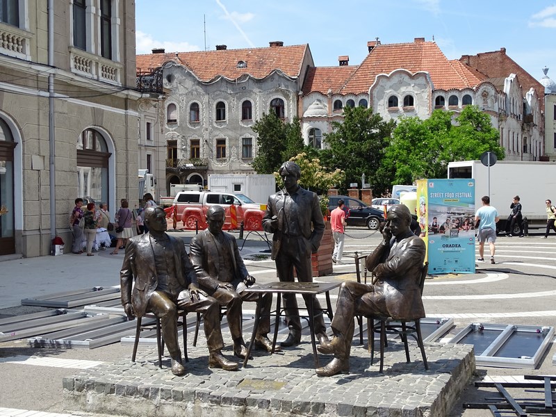 49. Statuie scriitori maghiari Oradea