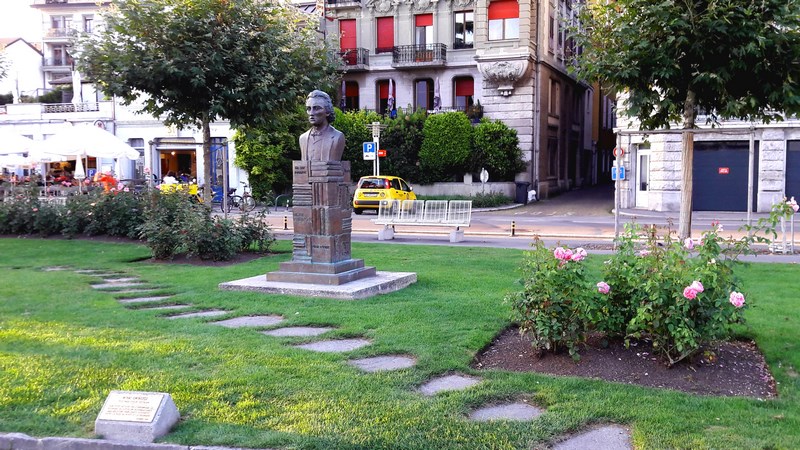 . Statuia Lui Mihai Eminescu In Vevey