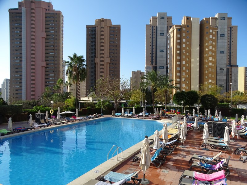 . Piscina Marconfort Benidorm Suites