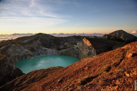 . Rasarit La Kelimutu