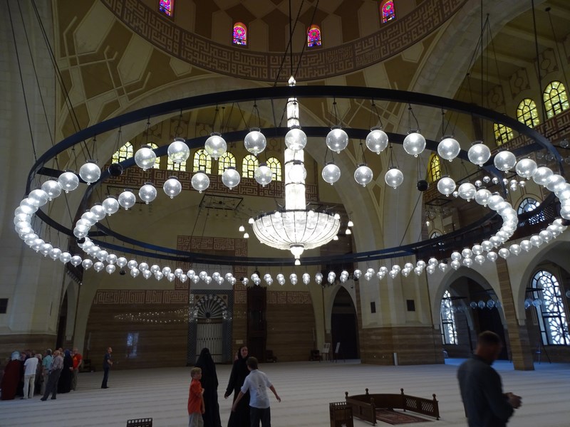 . Candelabru Moschee