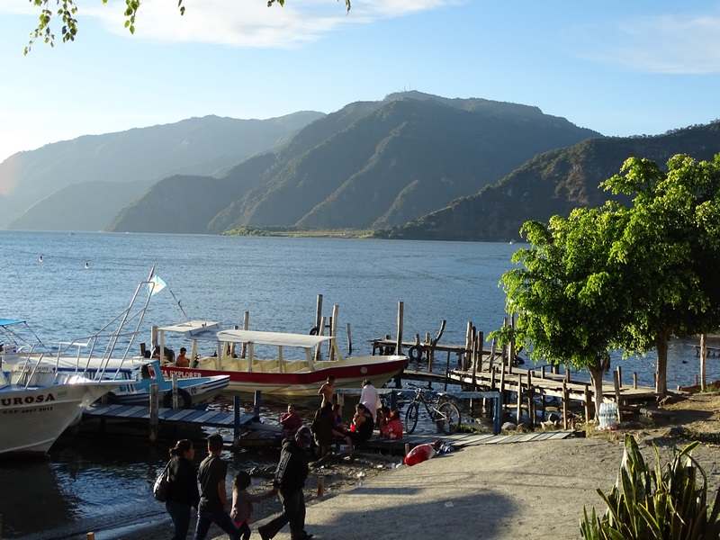 Lacul Atitlan