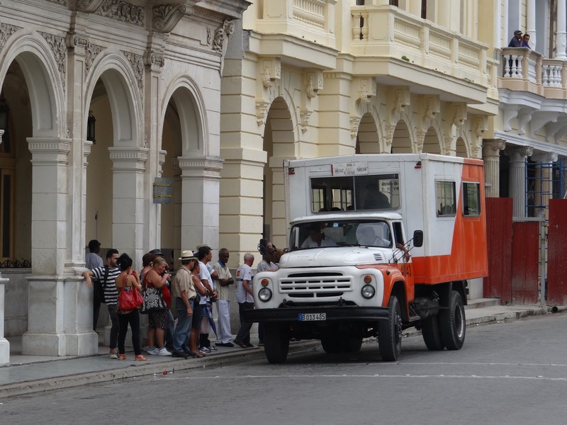 Transport In Comun Cuba