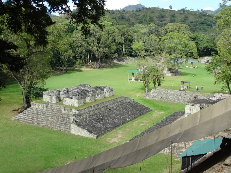 Copan - Scara Cu Inscriptii Si Stadion