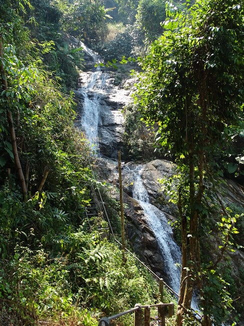 Mae Kampong Waterfall