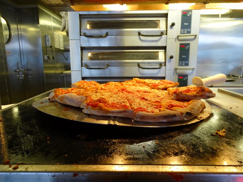 Pizza MSC Opera