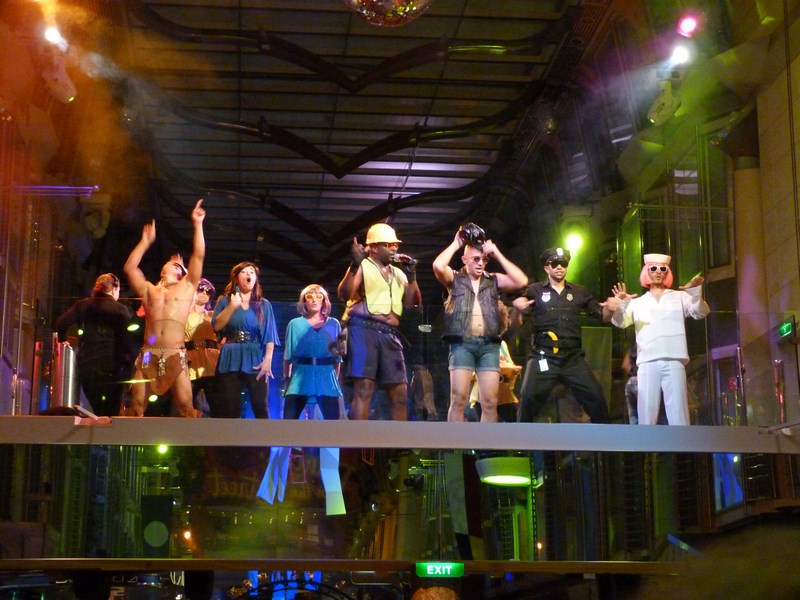 Show Pe Promenada