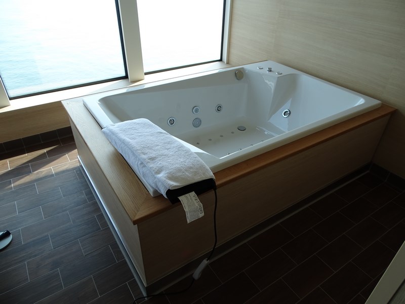 Jacuzzi Norwegian Bliss
