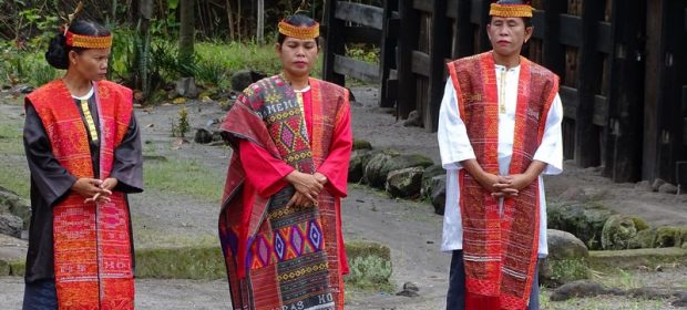 Dansatori Batak