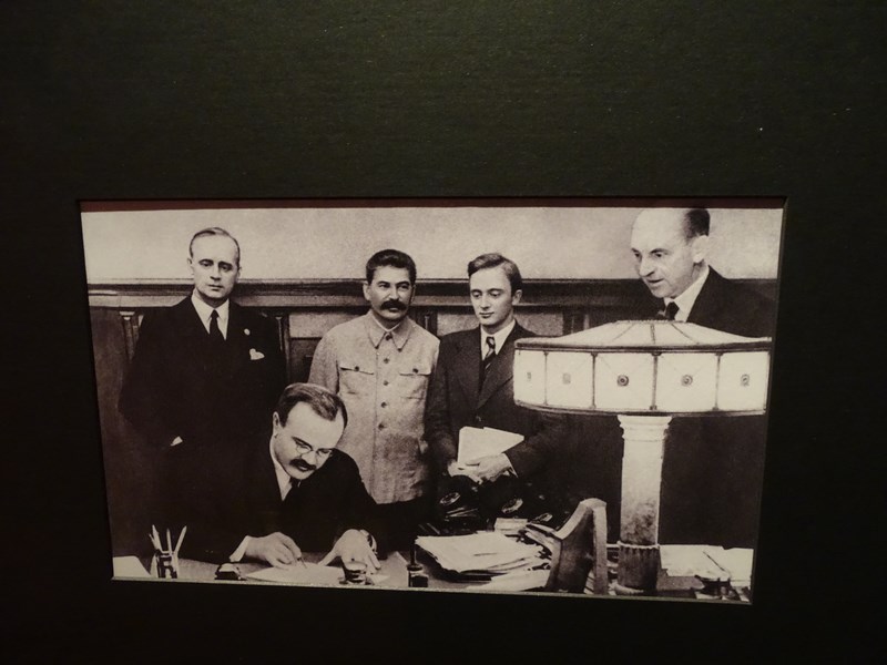 Pactul Ribbentropp Molotov