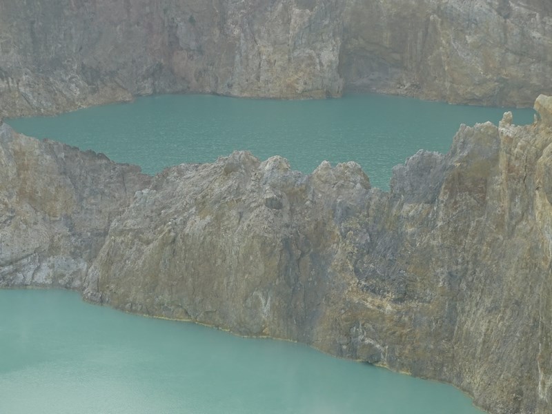 Doua Lacuri Kelimutu