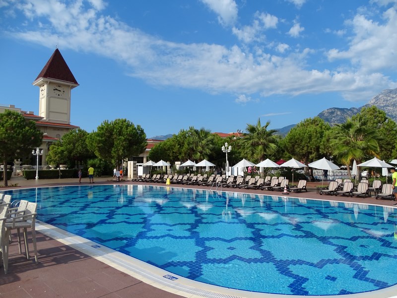 Piscina Principala