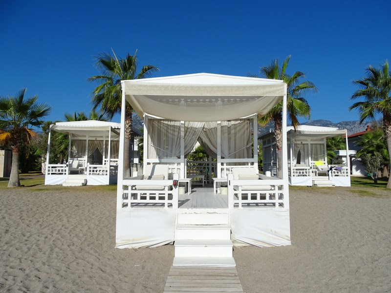 Pavilion Deschis